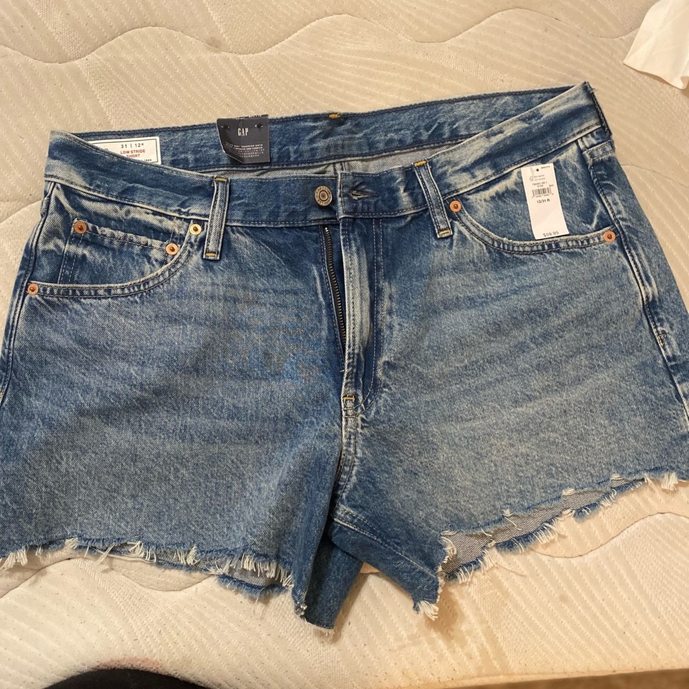 Brand new GAP women’s shorts.